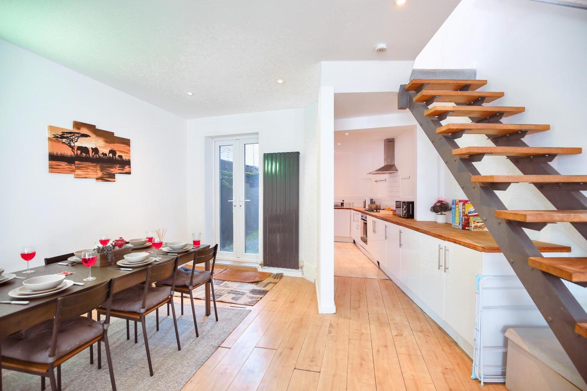 Three Bedroom House By Peacegrove Homes Short Lets & Serviced Accommodation Brighton With Free Wifi & Pet Friendly Bagian luar foto